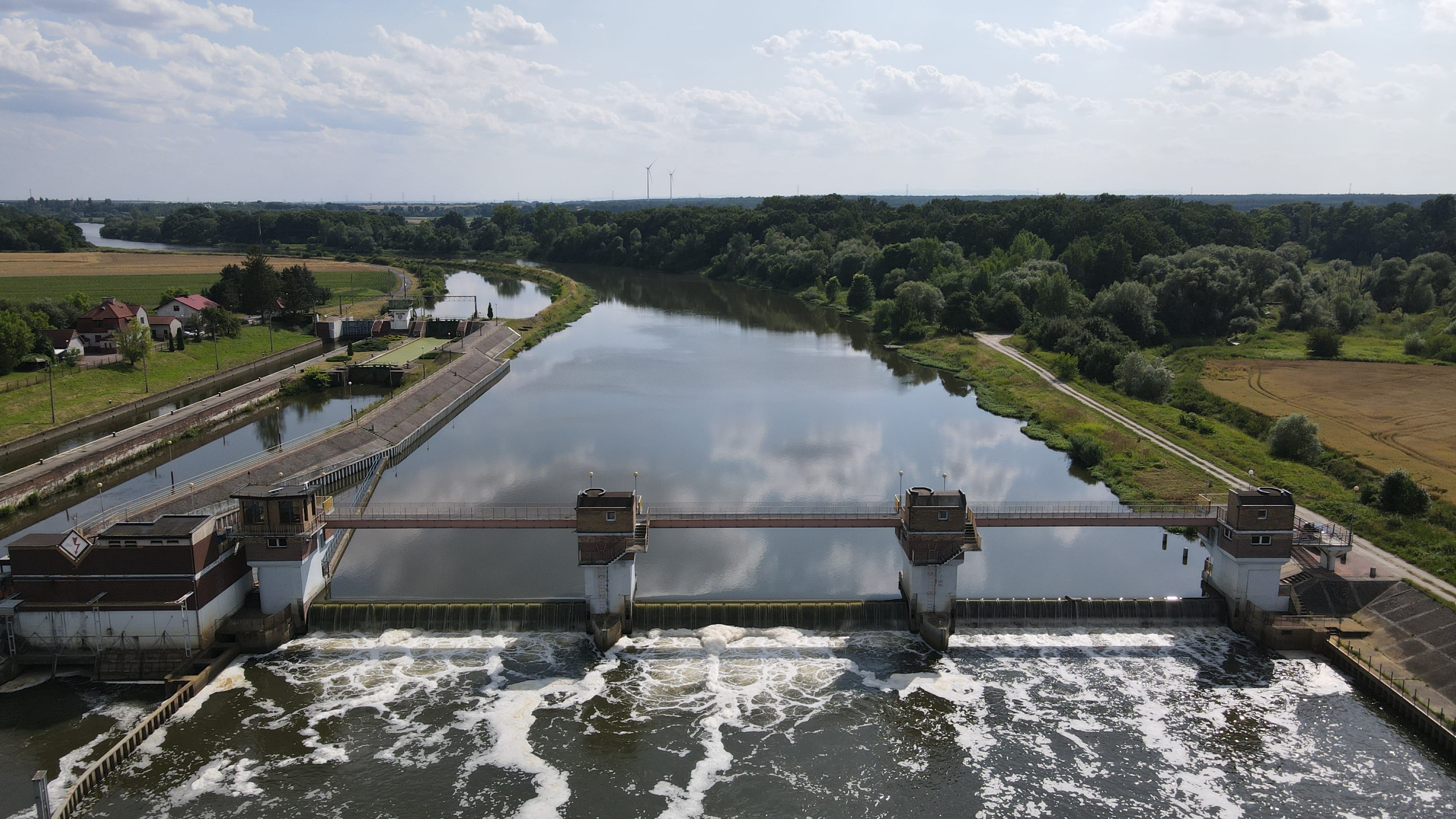 Jaz Rogów weir structure from above
